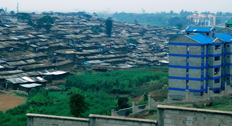 केनया की राजधानी नैरोौबी में नवनिर्मित आवासी इकाइयों का एक दृश्य.